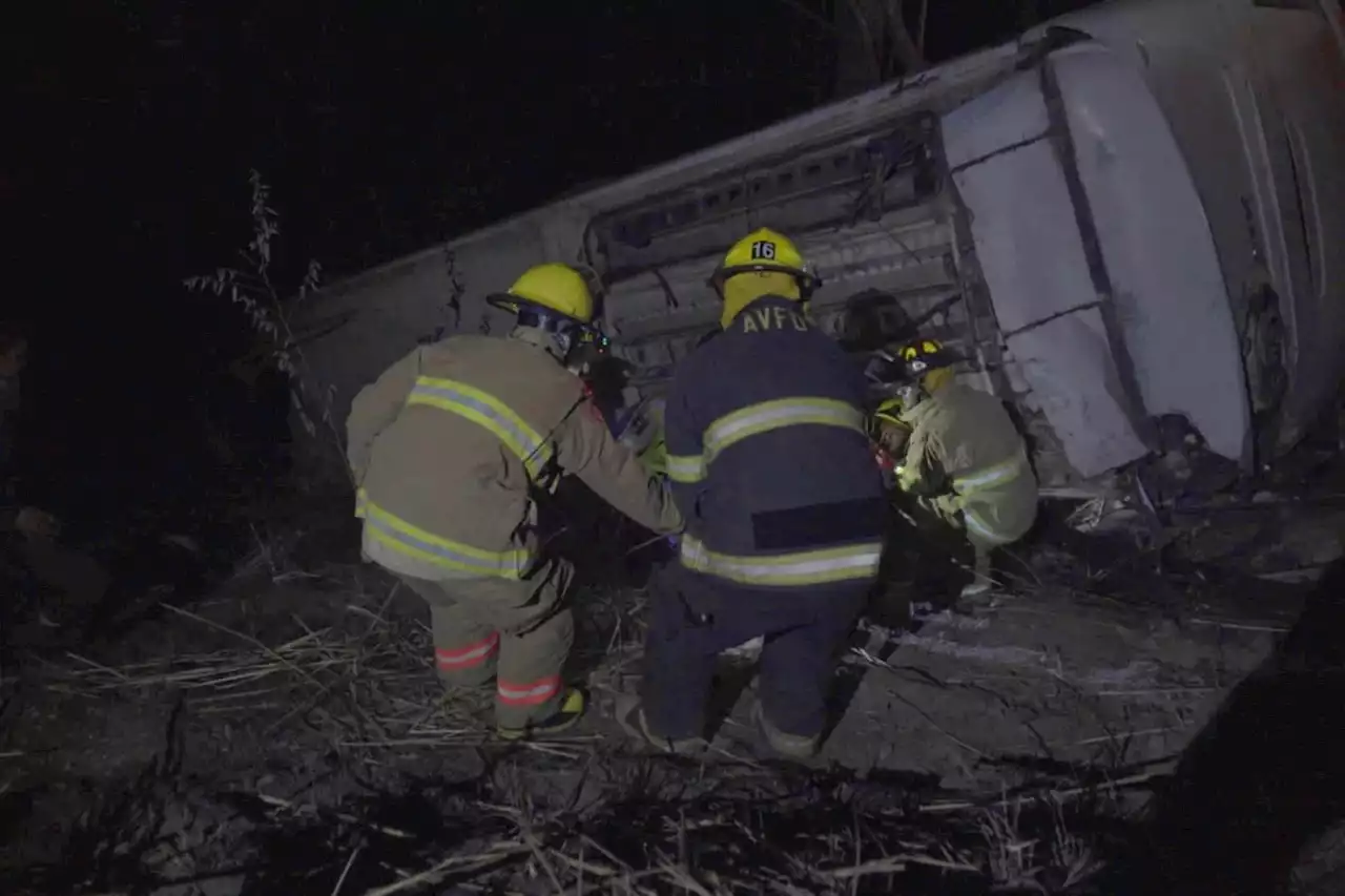 At least 18 dead, 33 injured from Mexico bus plunging off cliff