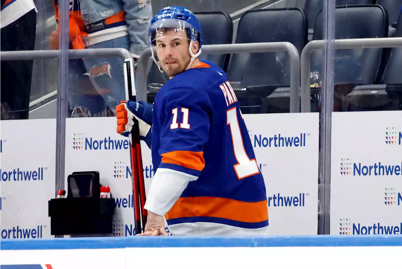 Zach Parise mulling his Islanders and NHL future