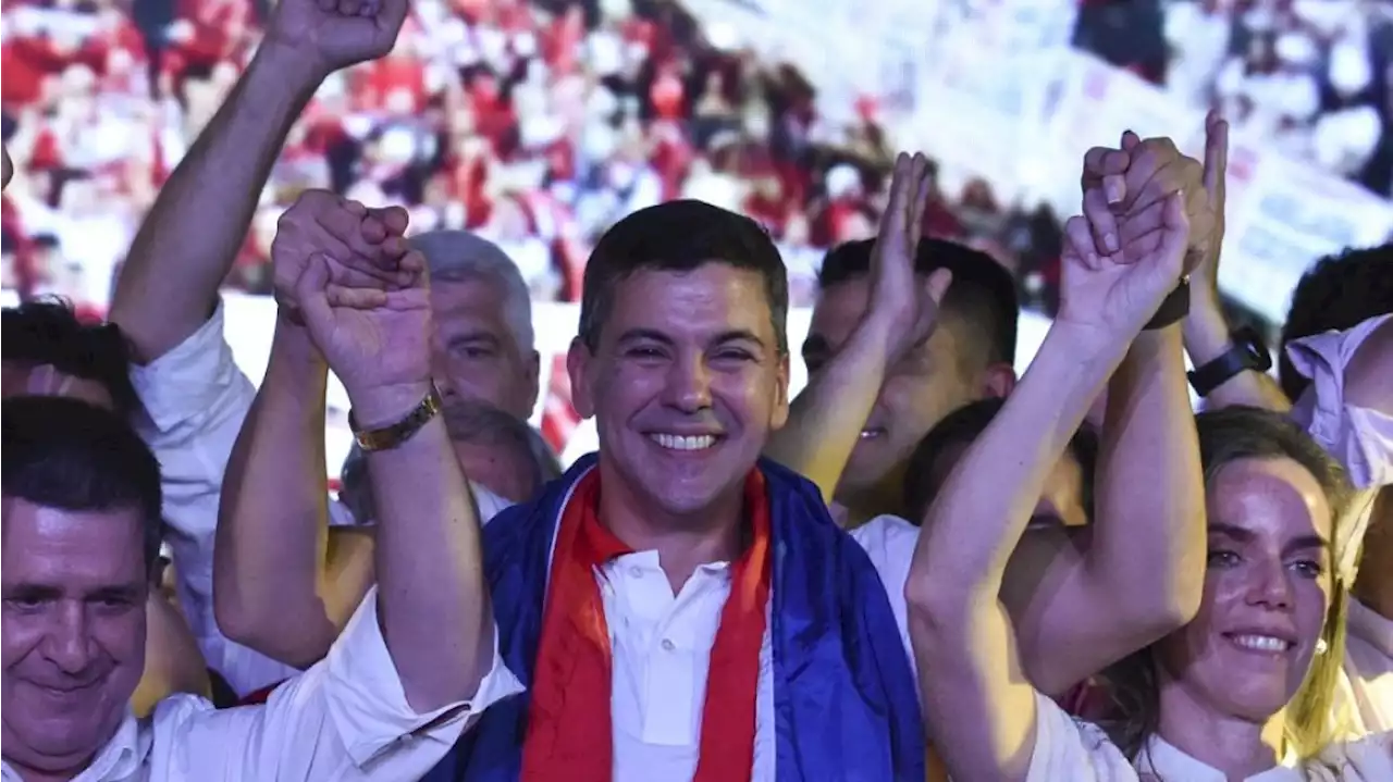 Quién es Santiago Peña, presidente electo de Paraguay: el economista que prometió 'más plata en los bolsillos' de la gente