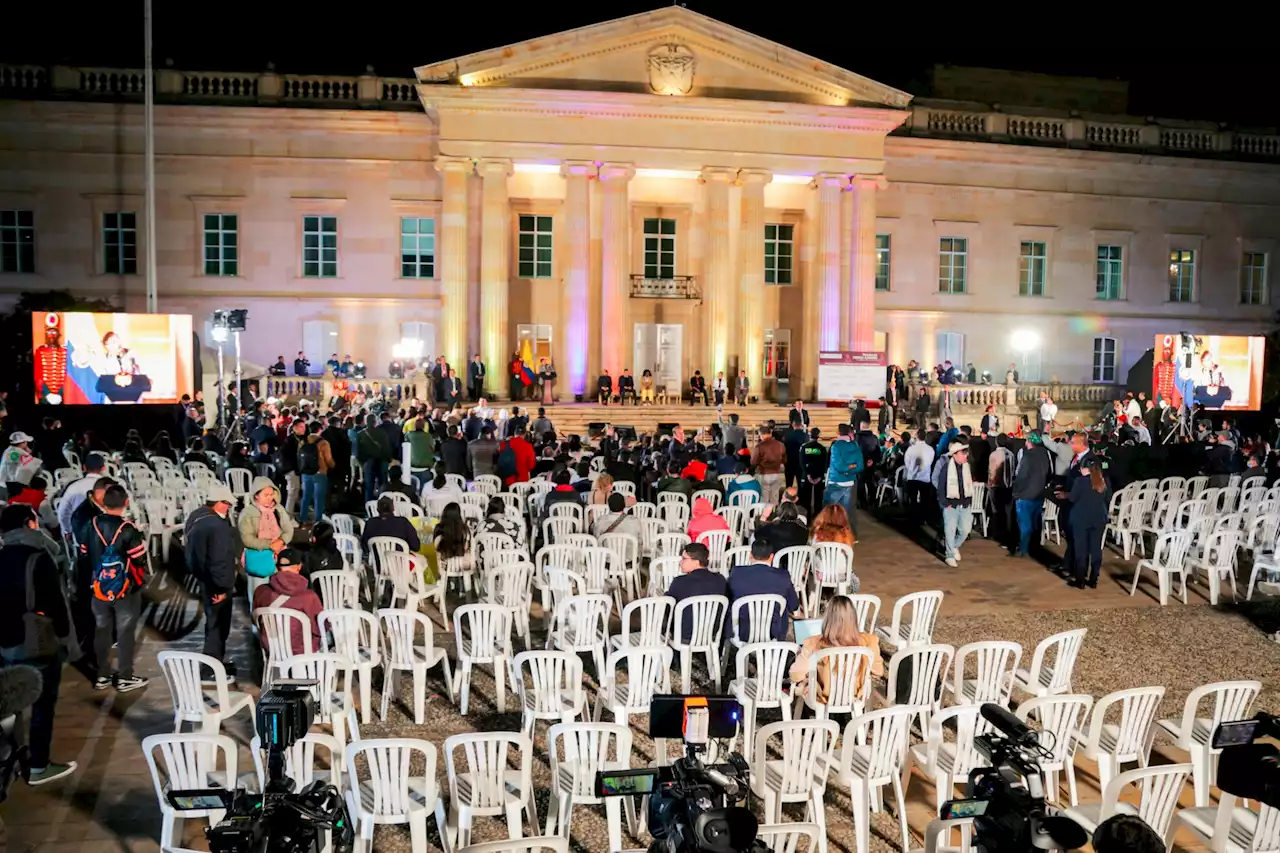 Gustavo Petro vuelve al 'balconazo' este festivo; busca apoyos ante la crisis ministerial - Pulzo