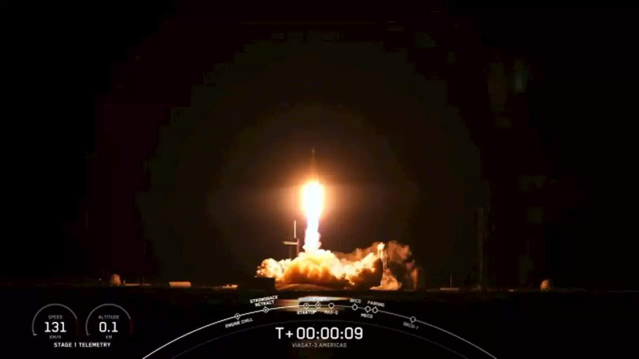 Regardless of weather delays, SpaceX launches Falcon Heavy rocket