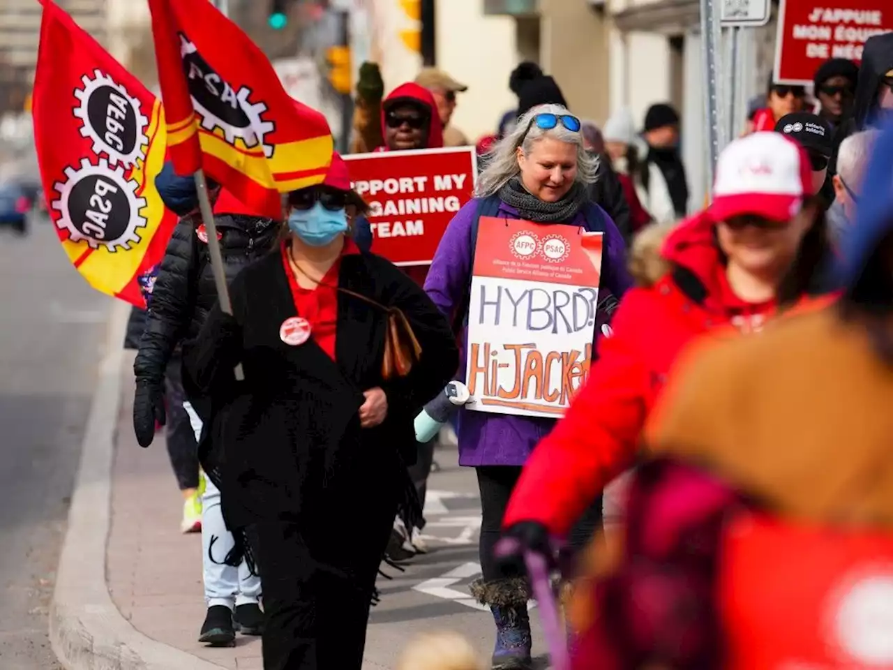 PSAC, Treasury Board reach tentative deal after weekend of bargaining