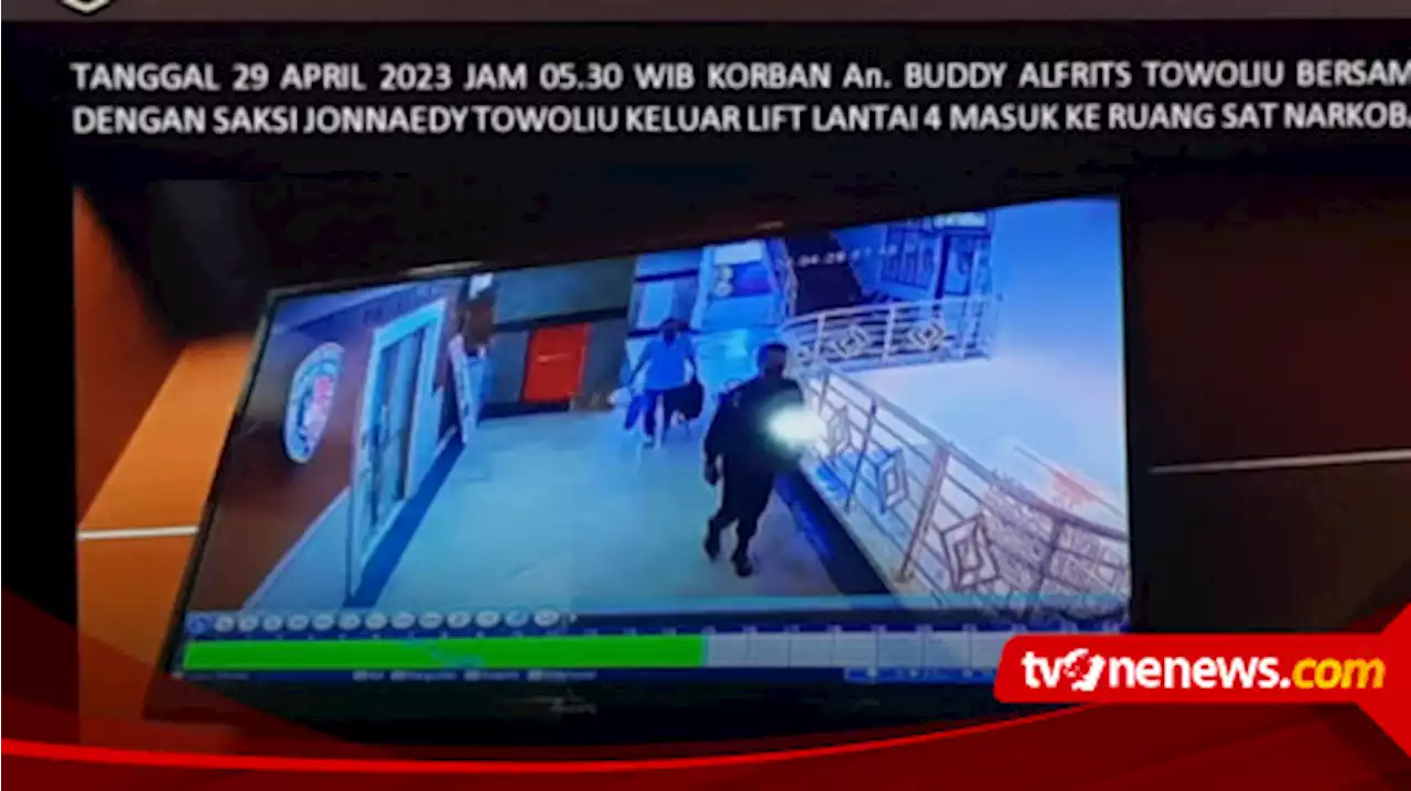 Bukan Naik Ojol, AKBP Buddy Towoliu Jalan Kaki ke Rel Jatinegara