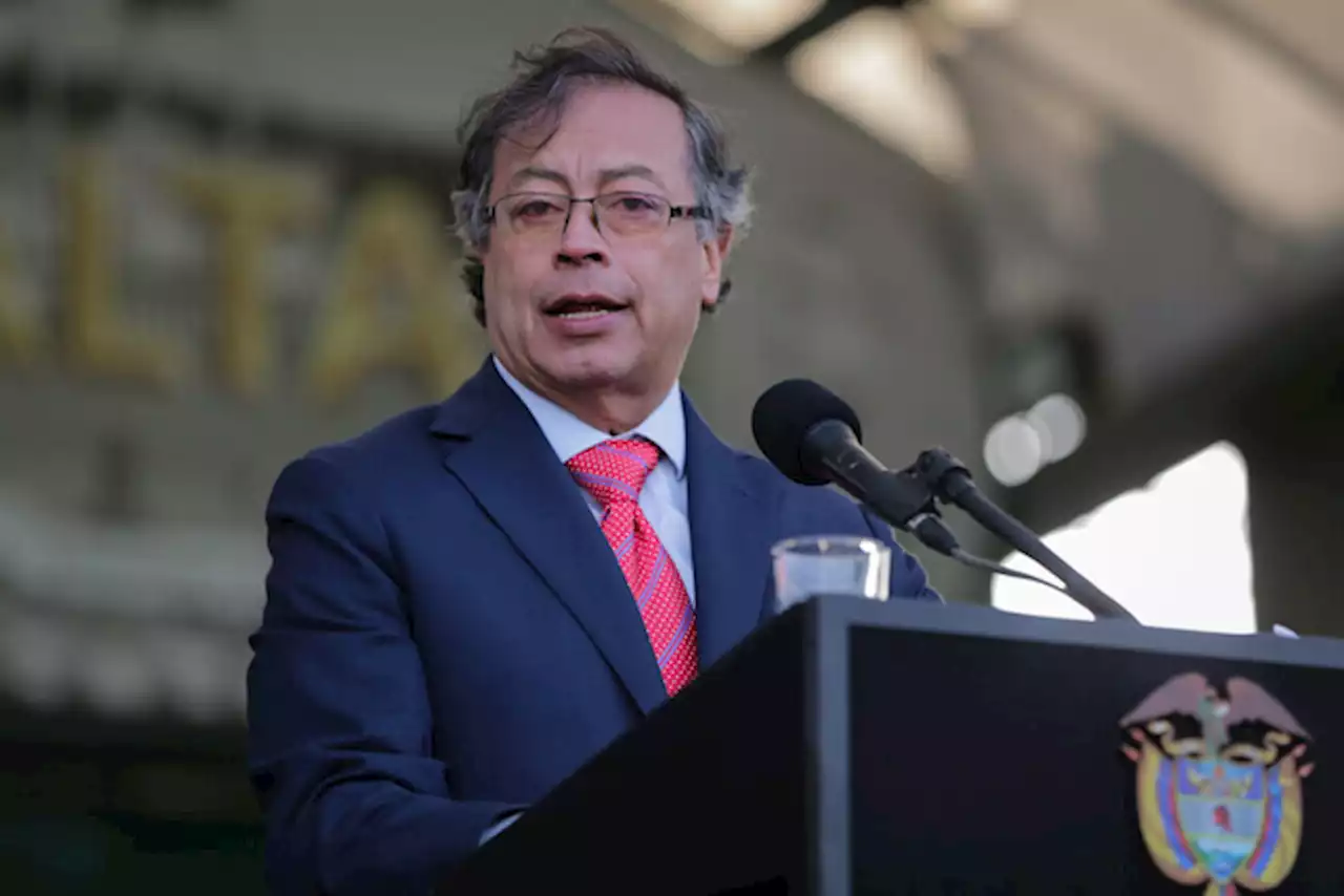 &#034;Trabajar de noche implica duplicar el periodo presidencial y equivale a una reelección&#034;, Gustavo Petro