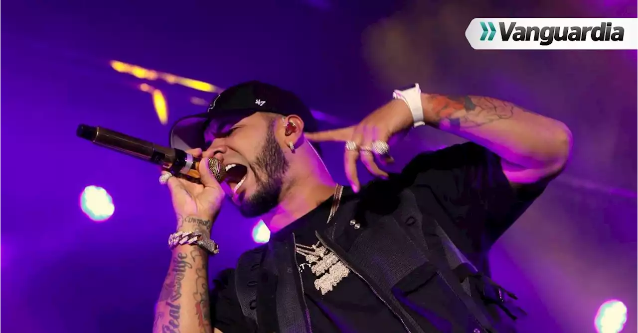 Video: Anuel AA lanza una pulla a Karol G y Feid en su concierto en Miami