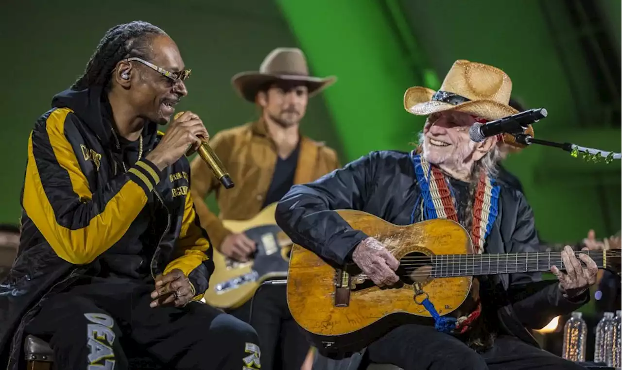 Willie Nelson’s 90th Birthday Is Smoking, With Snoop Dogg, George Strait and Neil Young Among the Party Favorites at the Hollywood Bowl