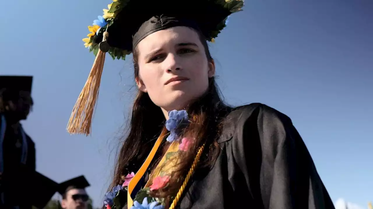 Nonspeaking student with autism gives moving commencement speech