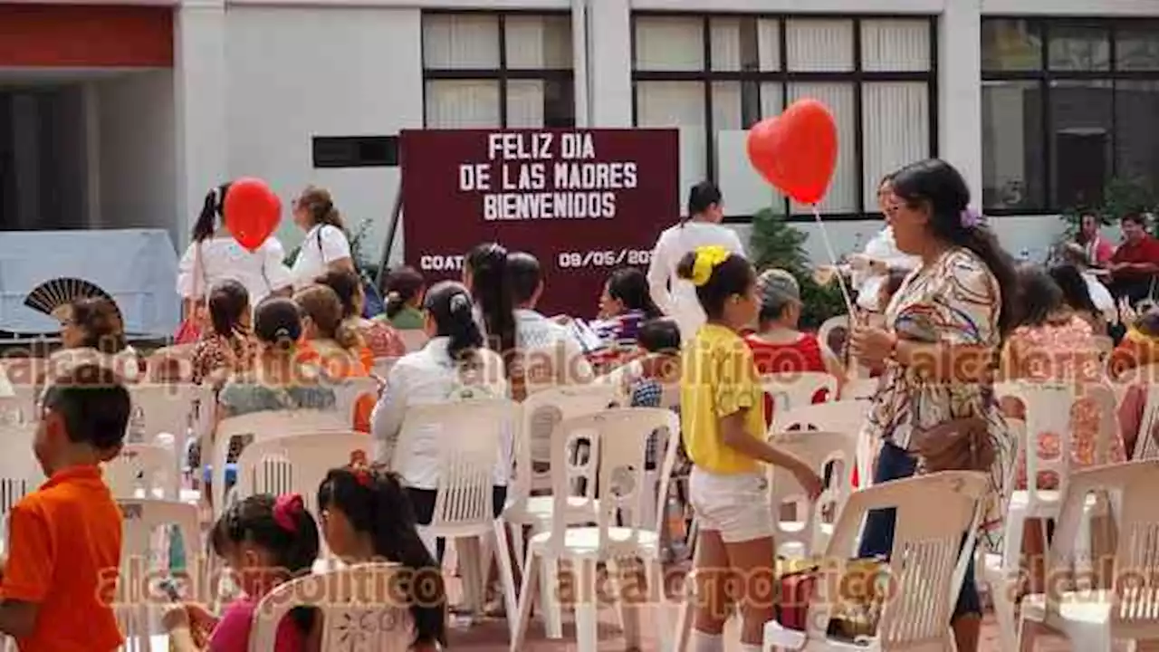 Celebraron a madres en escuela primaria de Coatzacoalcos