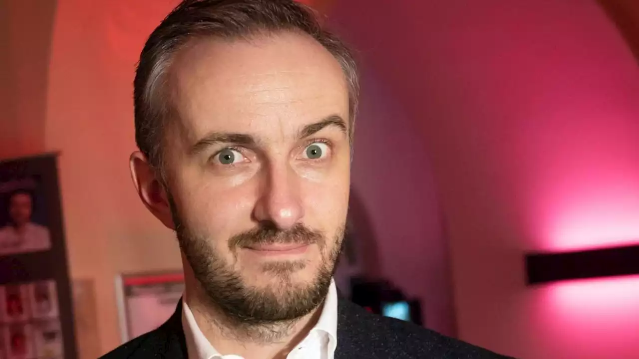 Jan Böhmermann macht sich mit Song über deutsche ESC-Blamagen lustig