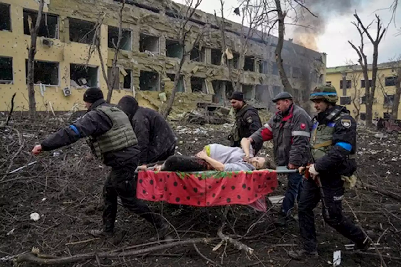 AP wins public service, photo Pulitzers for Ukraine coverage | David Bauder / The Associated Press