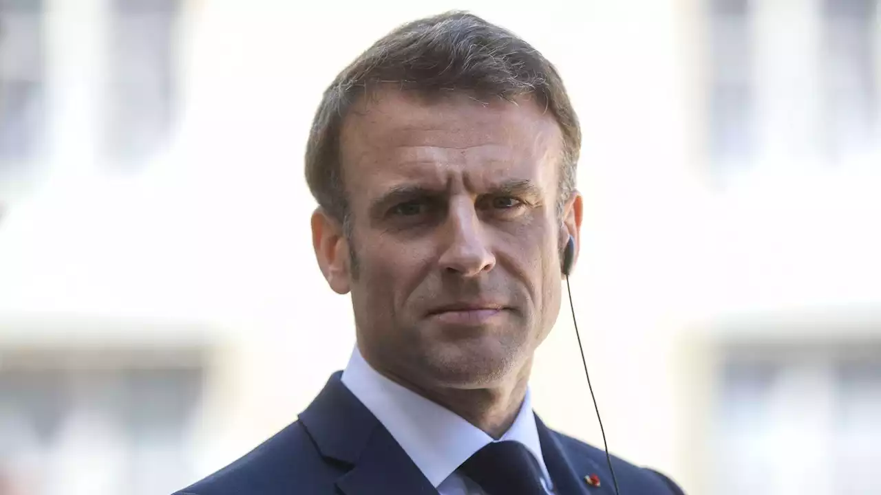 Emmanuel Macron : ces 'bibelots' dont le Président n'arrive pas à se séparer qui encombrent l'Élysée