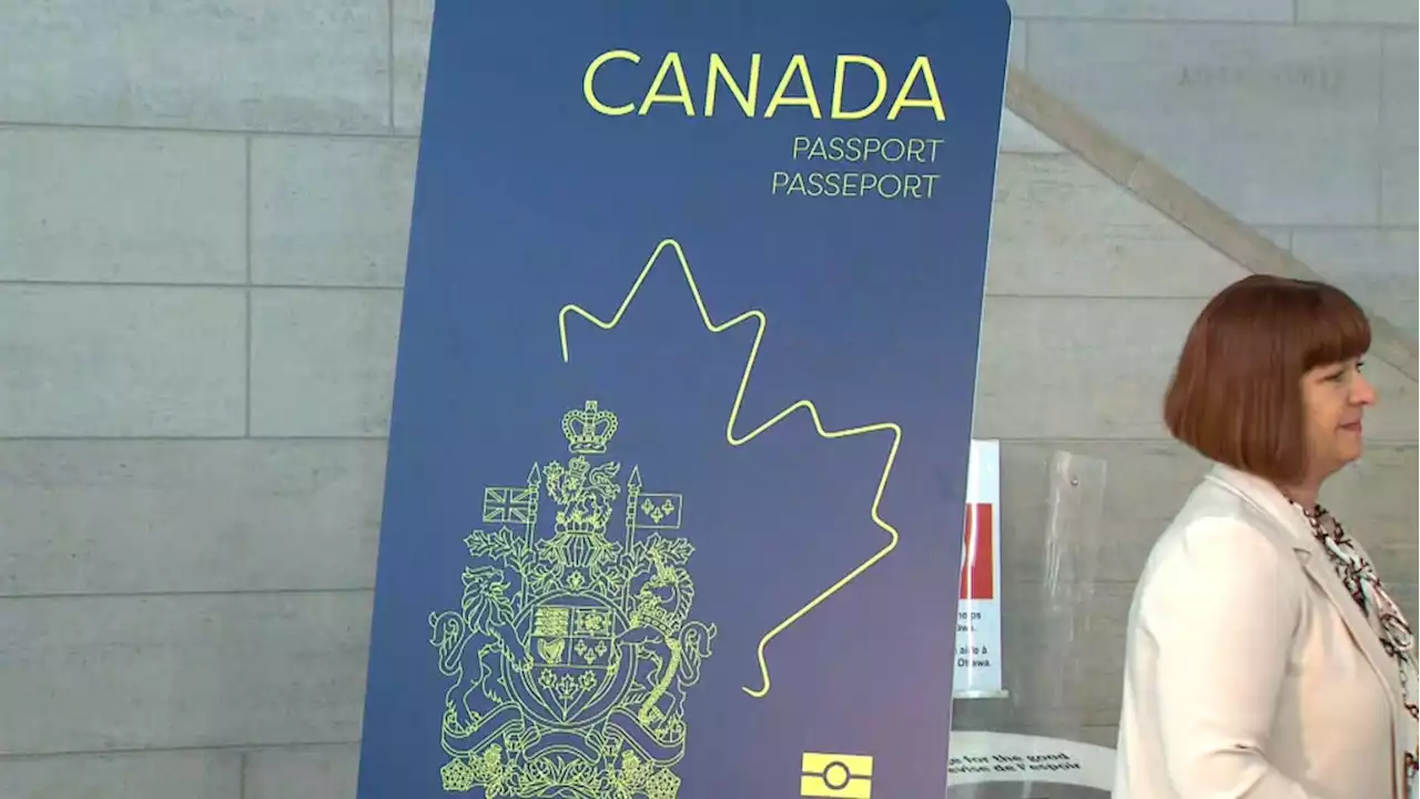 Canadians can apply to renew their passports online beginning this fall