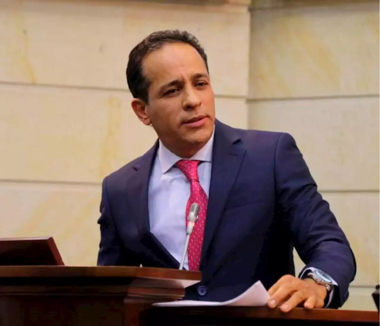 Alexander López remplazará a Roy Barreras como presidente del Senado