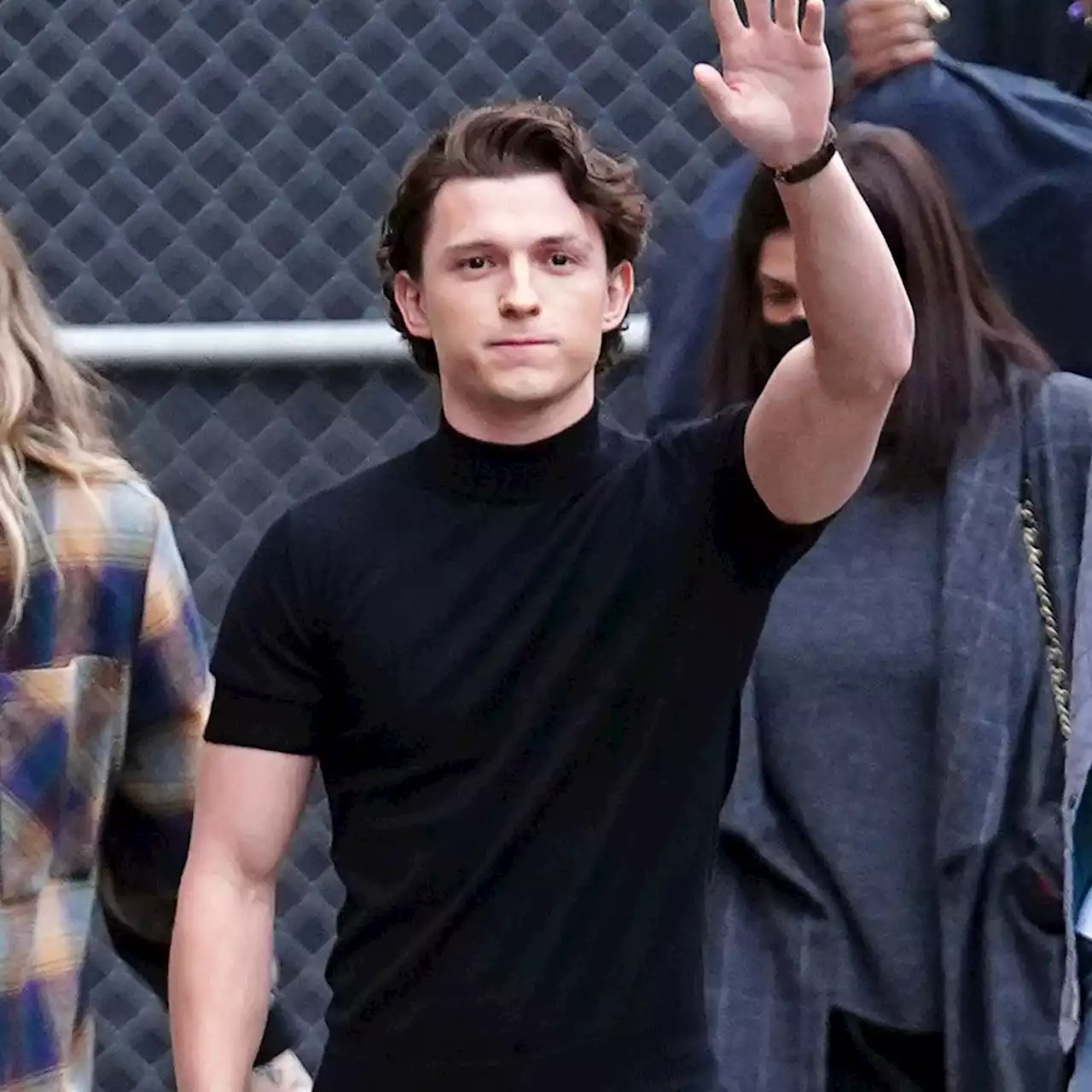 Tom Holland Reveals He’s Over One Year Sober - E! Online