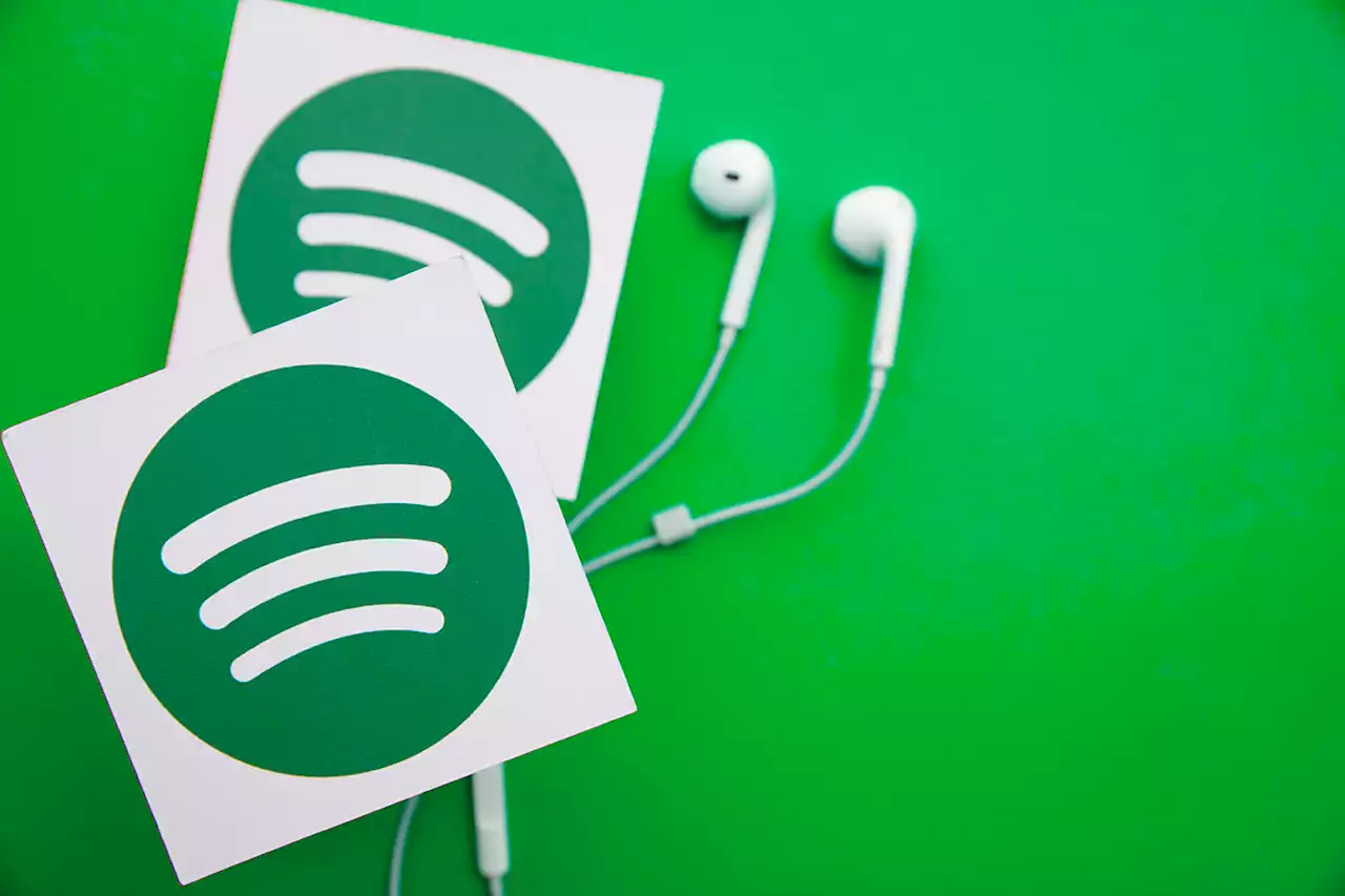 Spotify retira miles de canciones creadas mediante la inteligencia artificial