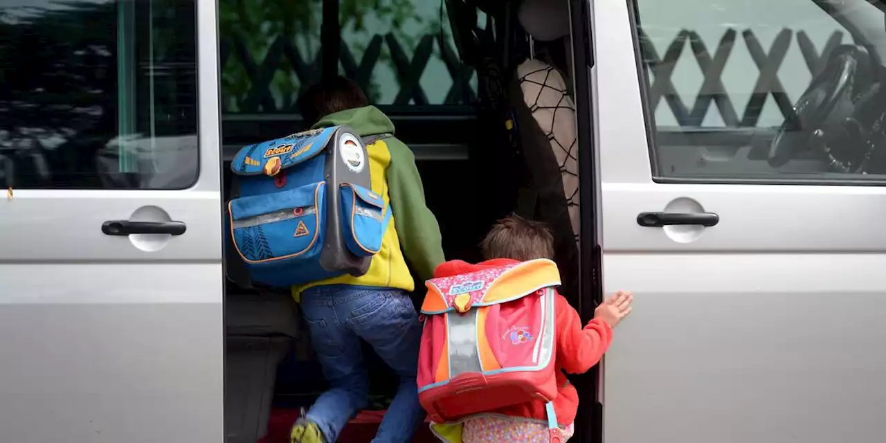 200 Elterntaxis verstopfen jeden Morgen den Weg zur Privatschule