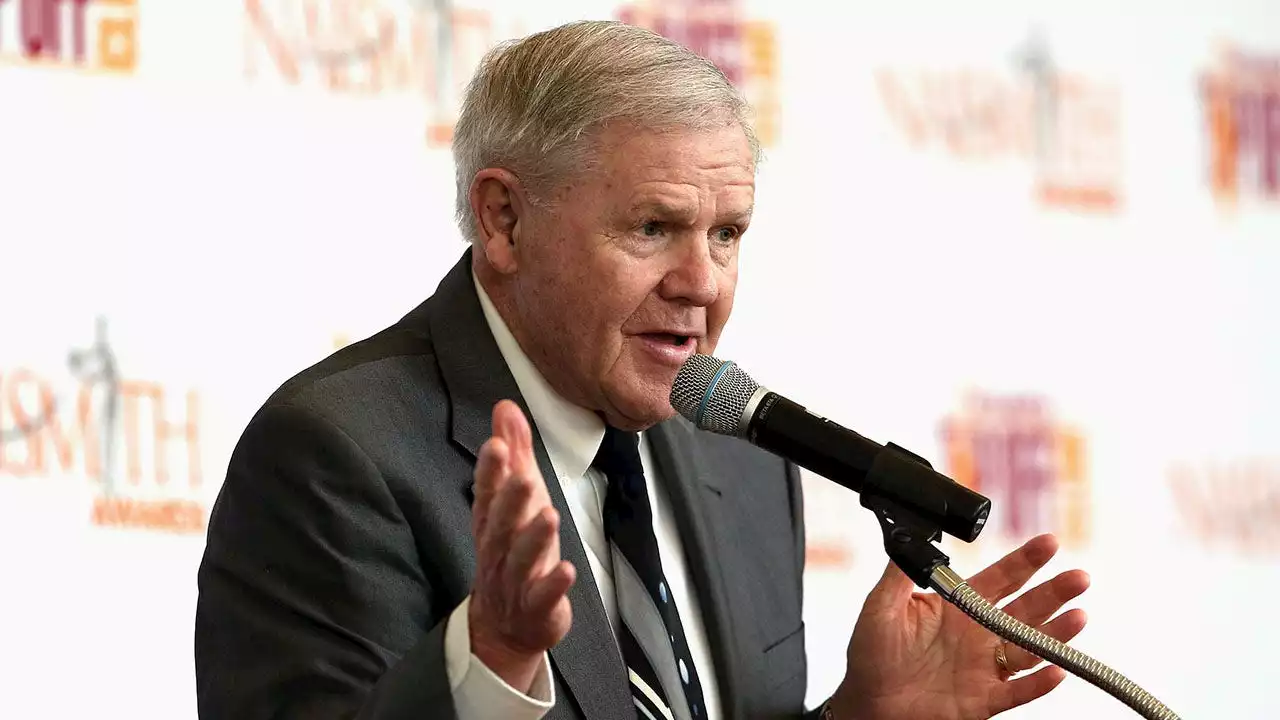 Legendary Louisville basketball coach Denny Crum dead at 86