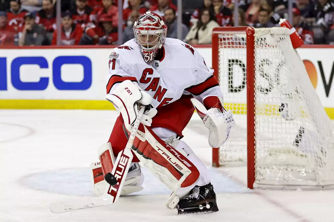 Hurricanes whip Devils 6-1, take 3-1 series lead