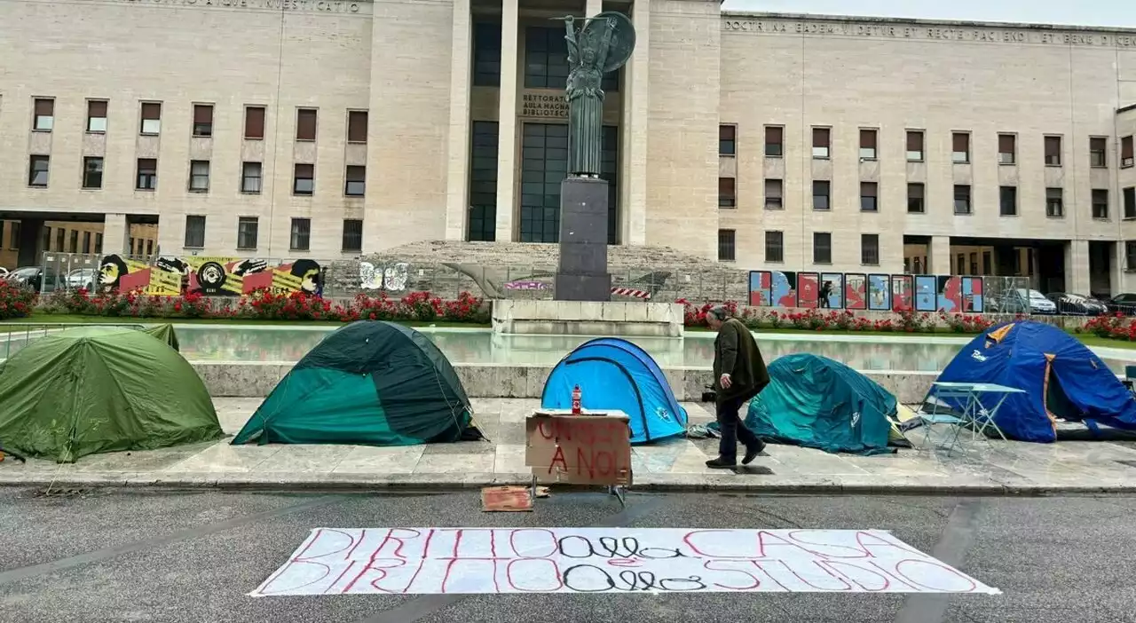 Caro affitti, Valditara: «Problema delle città governate dal centrosinistra». È scontro con Schlein