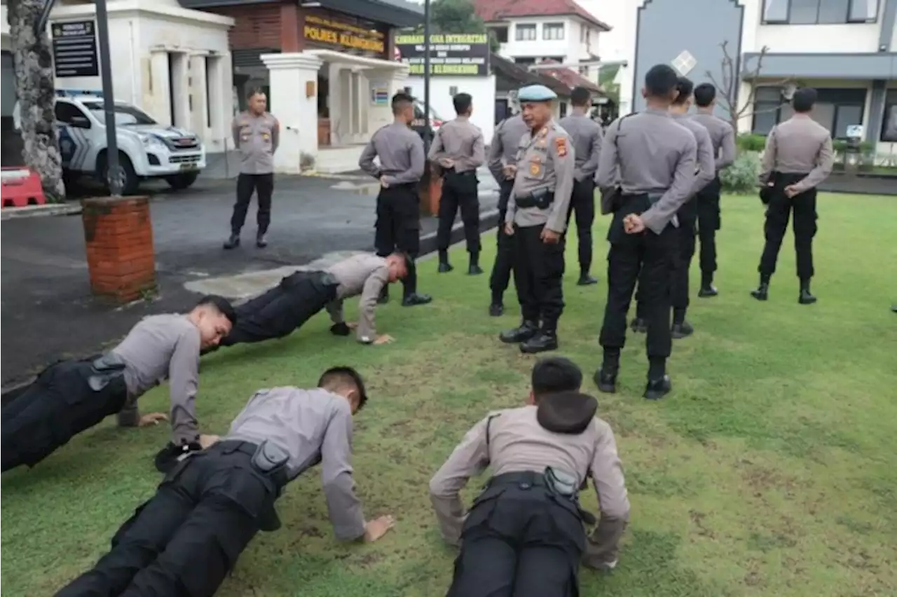 Belasan Personel Polres Klungkung Diberikan Sanksi Pushup, Begini Sebabnya