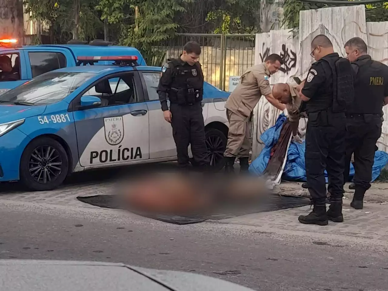 Homem é morto após ser sequestrado por suspeitos encapuzados na Zona Oeste do Rio