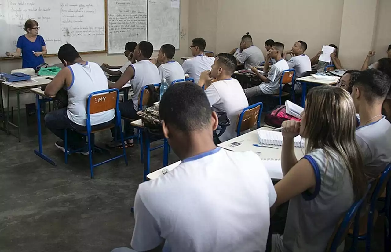 Governo do Mato Grosso do Sul vai combater 'bullying' nas escolas com cirurgia plástica