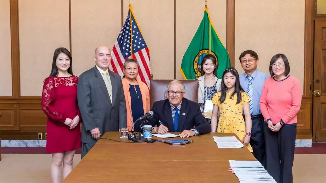 Gov. Inslee signs bill designating January as Americans of Chinese Descent Month in Washington