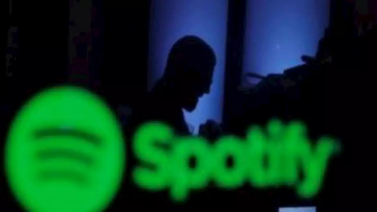 Spotify cancella decine di migliaia di canzoni create dall’intelligenza artificiale