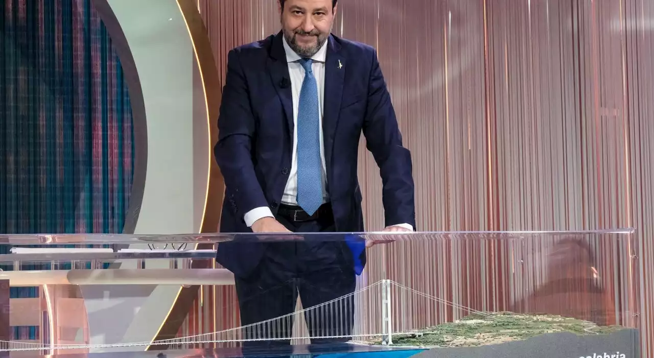 «Ponte sullo Stretto di Messina pronto nel 2032», Salvini: opera fondamentale attesa da 30 anni