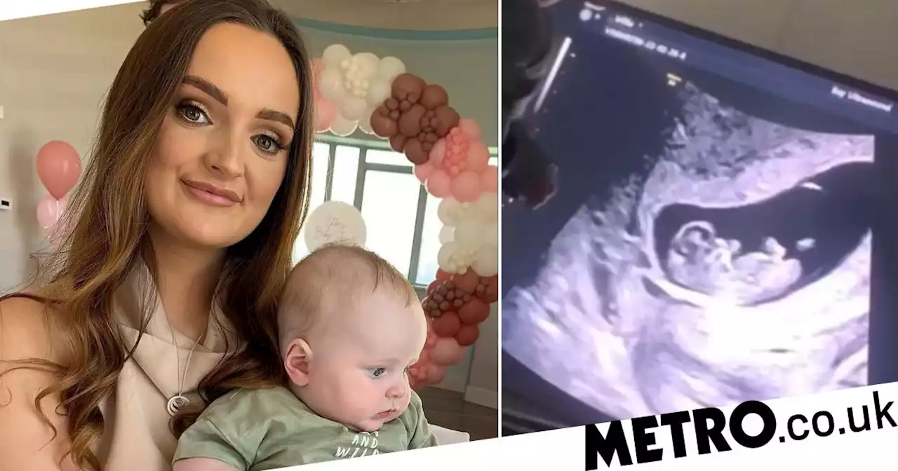 22 Kids and Counting star announces pregnancy and reveals baby's gender