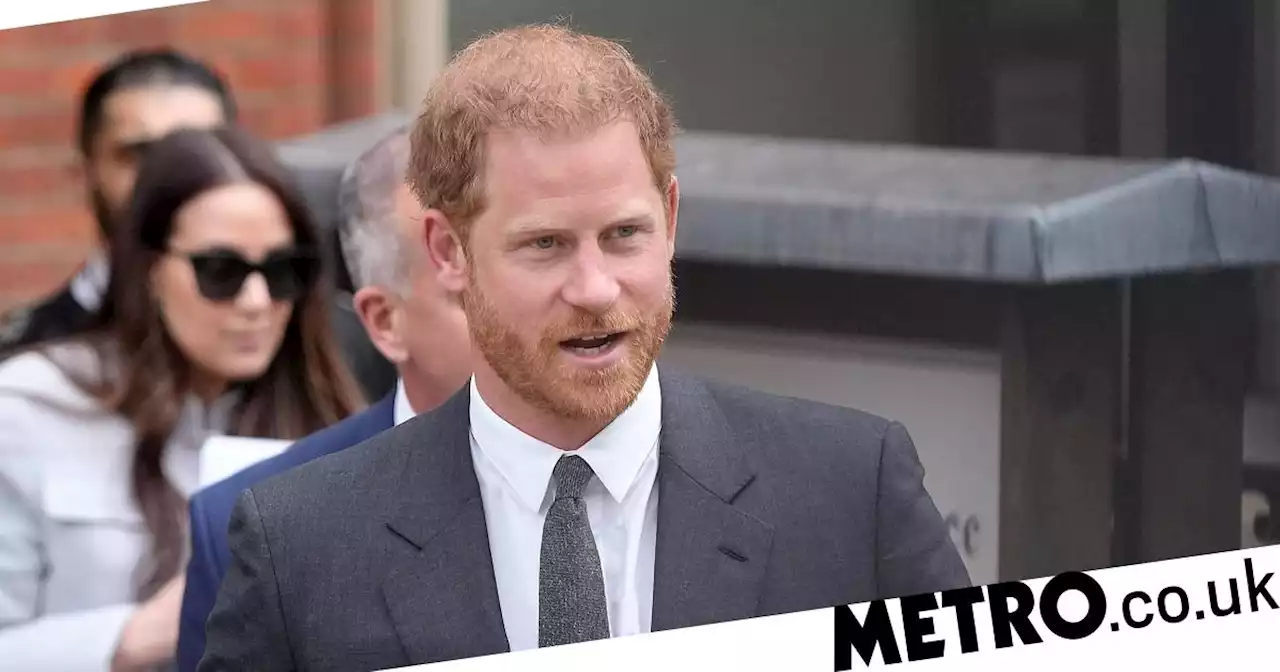 Mirror publisher apologises to Harry for hiring investigator to follow him