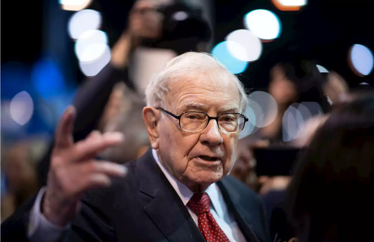 Warren Buffett dumping $13bn worth of stock rings alarm bells over economy