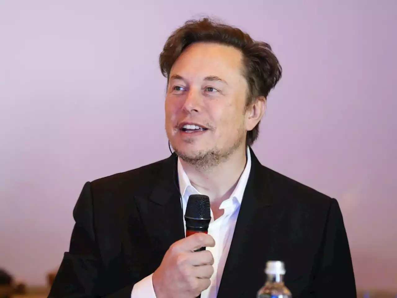 Musk, sobre programa de Tucker Carlson: 'Não assinamos acordo'