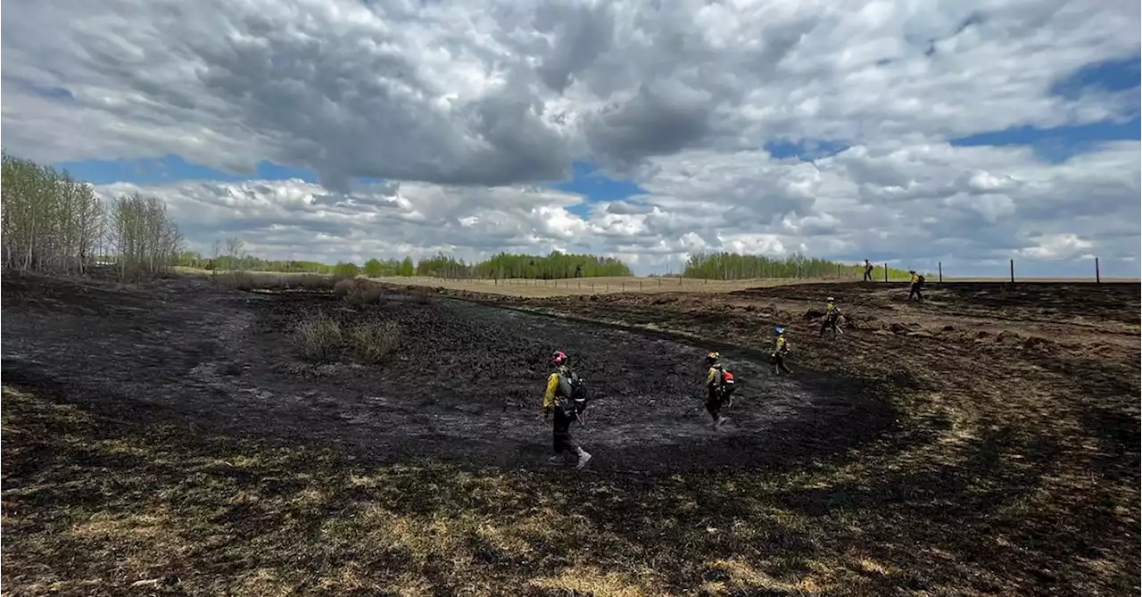 Cooler temperatures offer temporary reprieve for Alberta wildfires