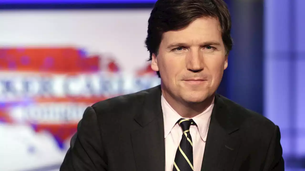 Licencié de Fox News, le présentateur Tucker Carlson lance une émission sur Twitter