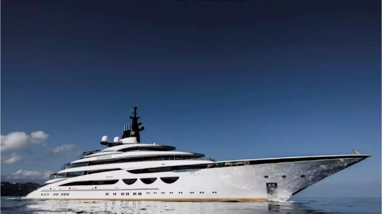 This Bonkers New 378-Foot Gigayacht Has a Split-Level Owner’s Suite—and 4 Pools