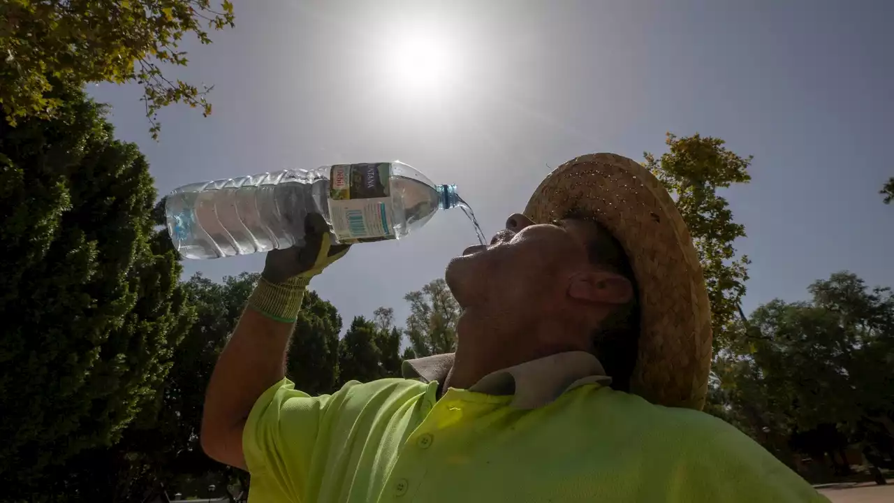 El Gobierno limitará el trabajo al aire libre cuando haya alerta roja o naranja de la AEMET