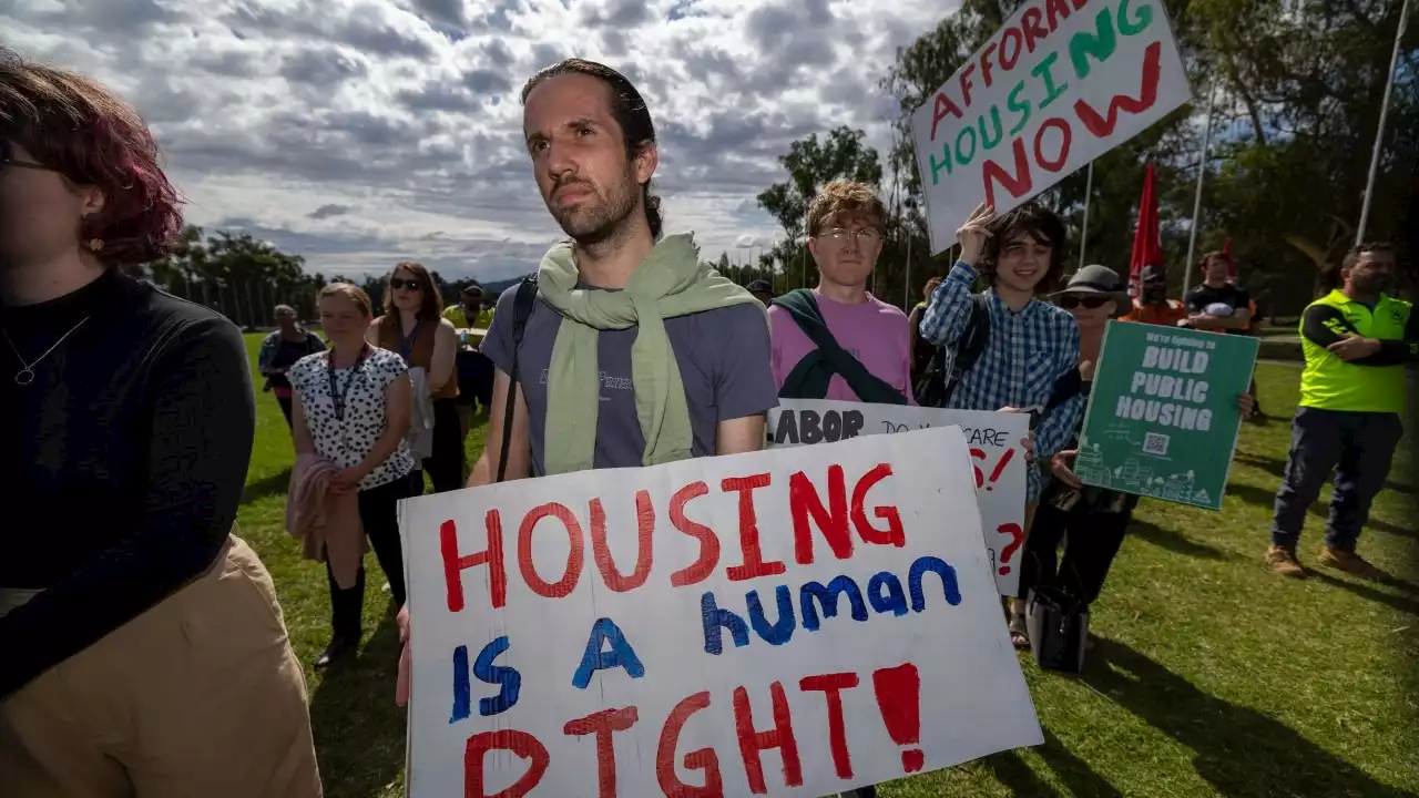 Greens join Coalition to block Labor ‘ramming’ through housing bill