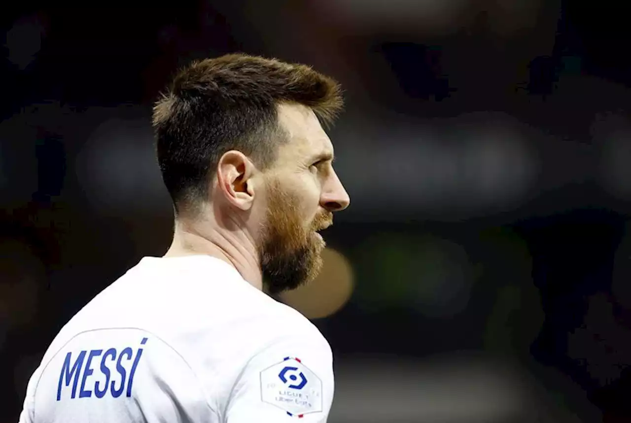 Soccer-'As long as he's happy', Argentina boss unconcerned about Messi moves