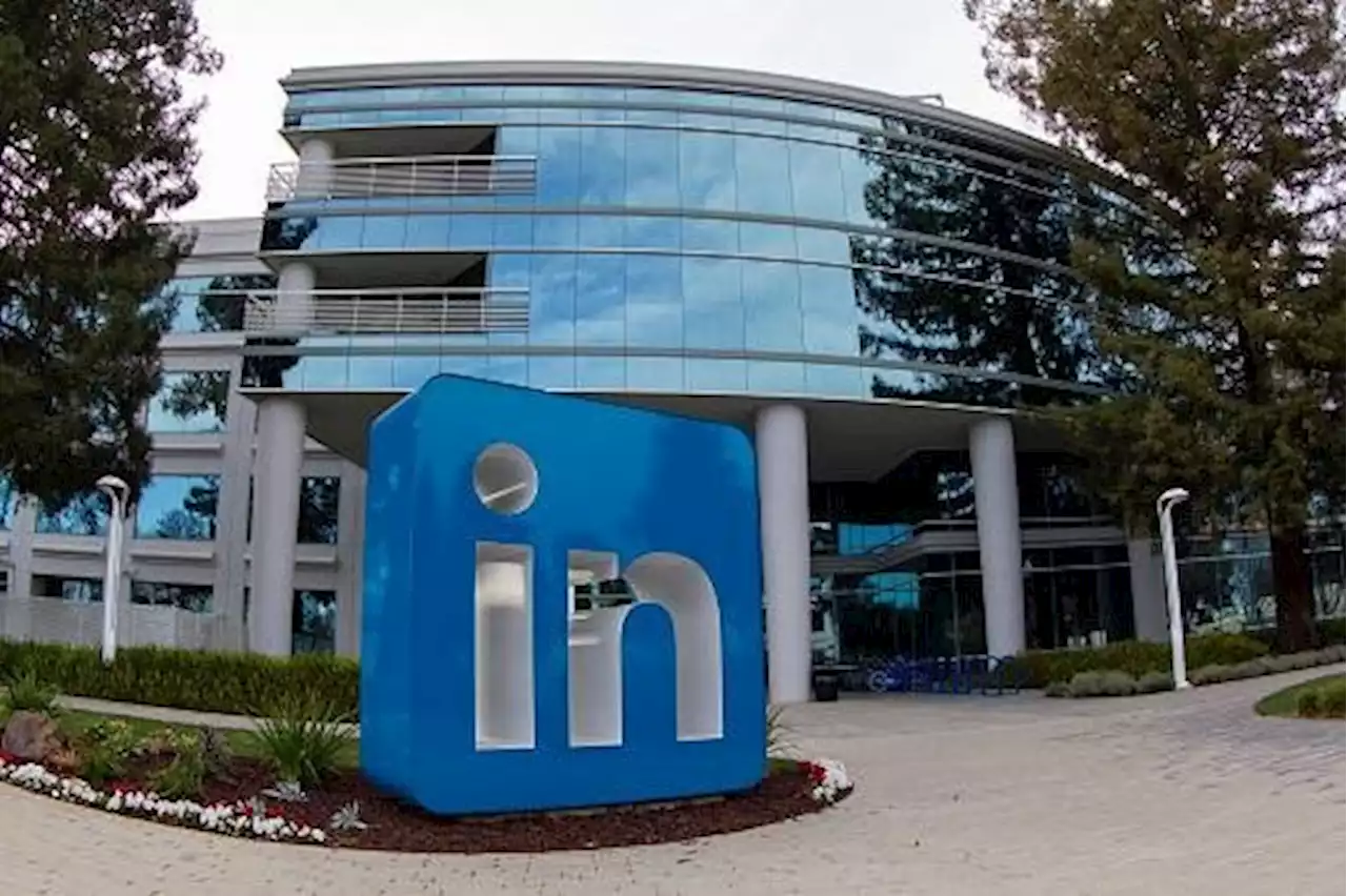 LinkedIn demite mais de 700 funcionários e encerra aplicativo chinês