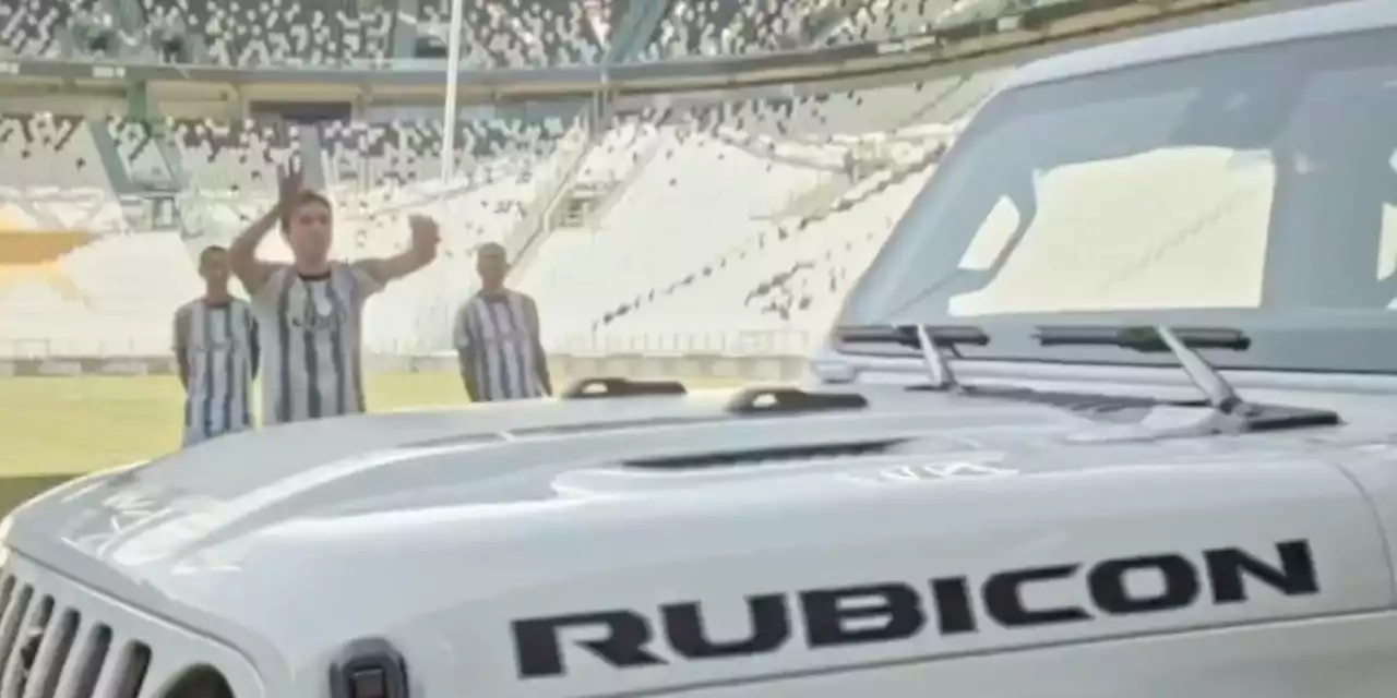 Juventus, i giocatori si sfidano a basket: il canestro è... una Jeep!