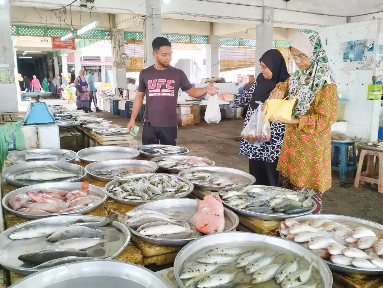 Bulan ‘cerah’, harga ikan di Kelantan melambung