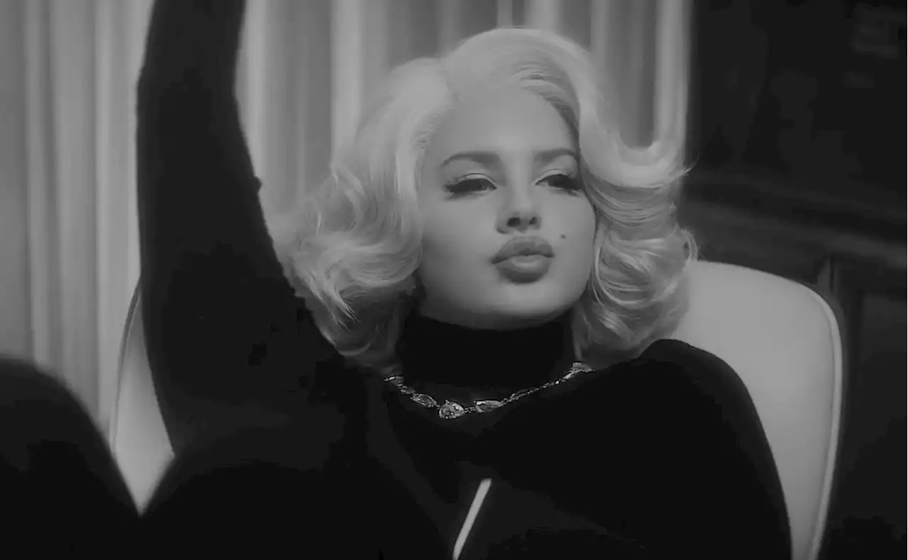 Lana Del Rey Transforms Into Marilyn Monroe For Her New Video