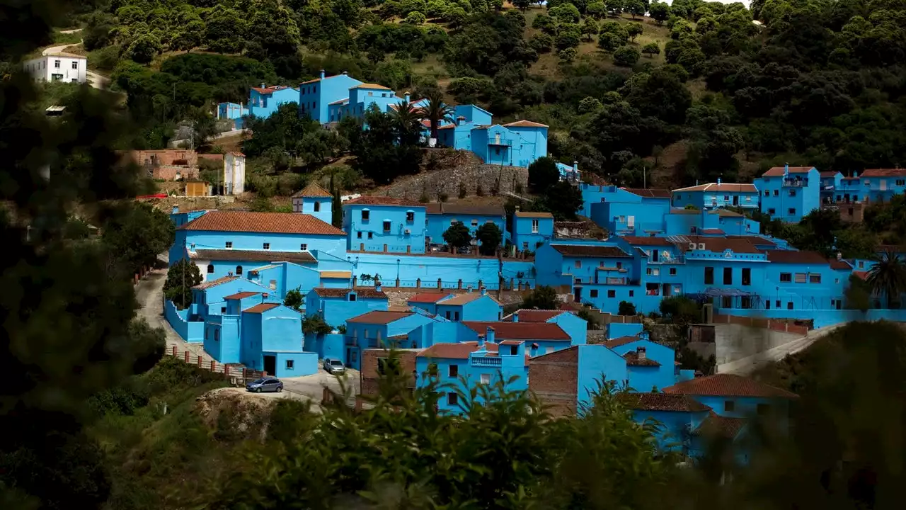 Así es Júzcar, el pueblo pitufo de Málaga