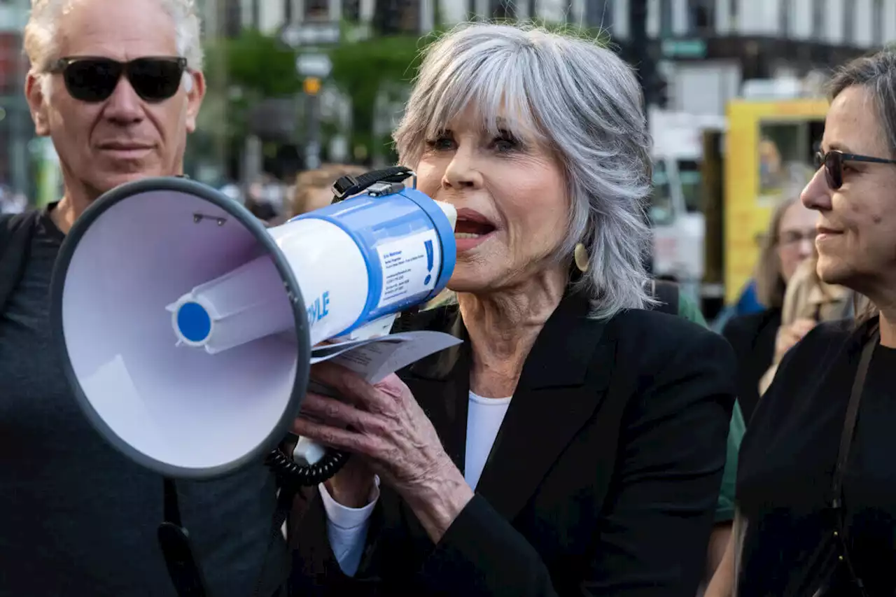 Jane Fonda joins climate activists at protest during Biden’s Upper East Side fundraiser | amNewYork