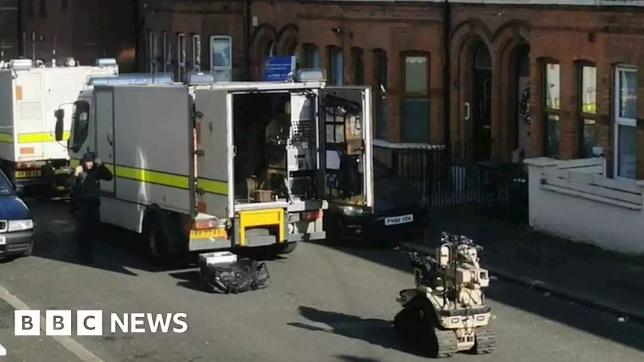 North Belfast: Homes evacuated over suspicious object