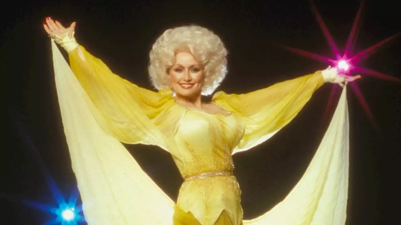 “She Doesn’t Follow Trends”: Dolly Parton’s Longtime Stylist On Her Fabulously OTT Style