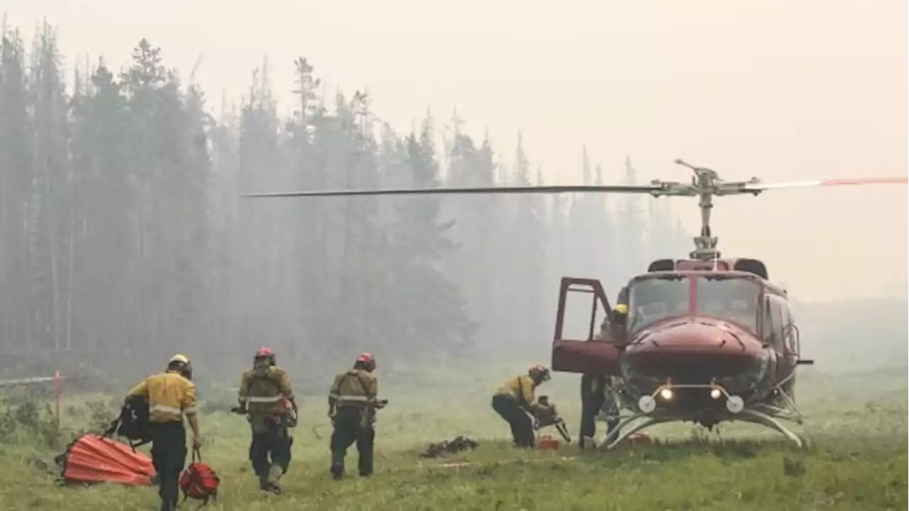 Wildfire threat remains extreme in Alberta with hot, dry weather ahead | CBC News