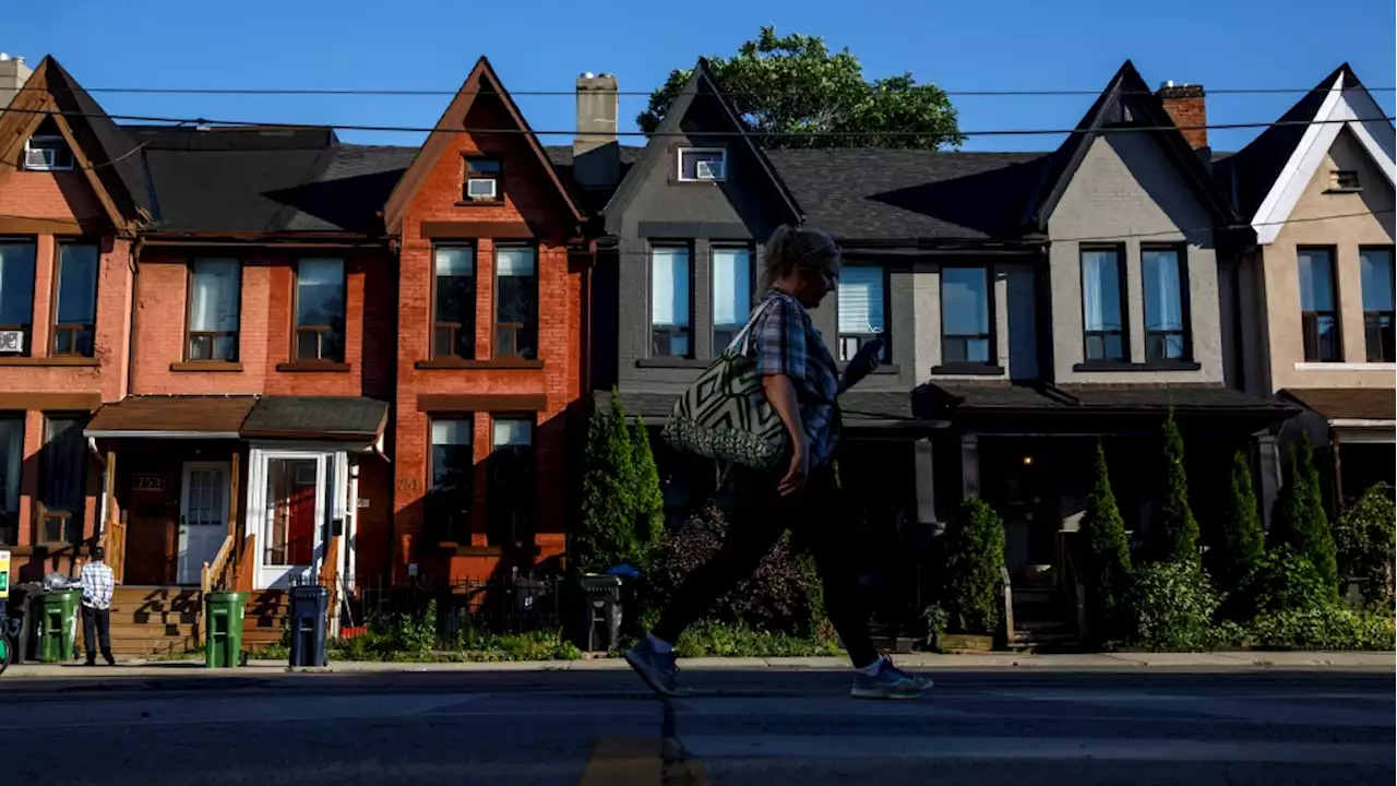 Council votes to permit multiplexes in all Toronto neighbourhoods