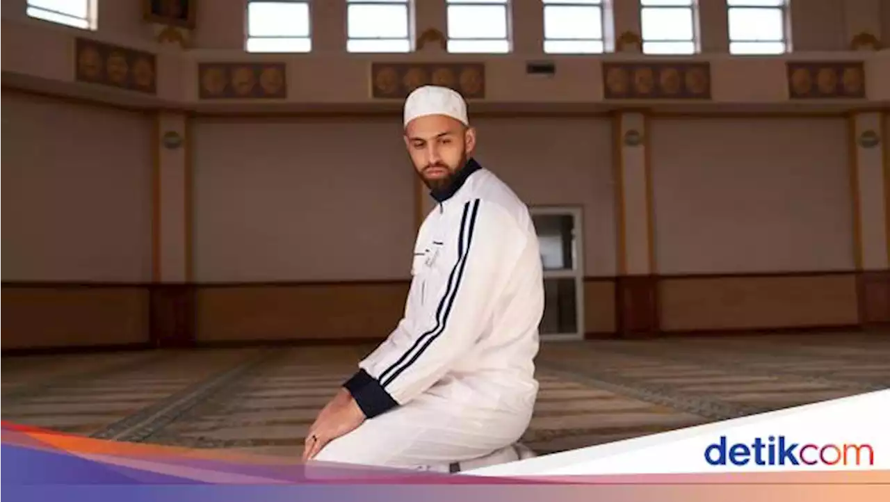 Gangguan Jin Khinzib Bikin Lupa Jumlah Rakaat Salat